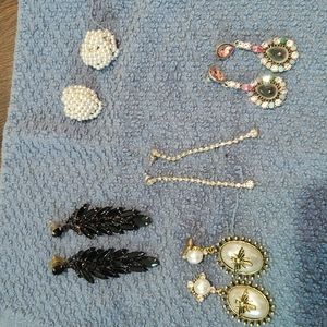5 pairs of earrings